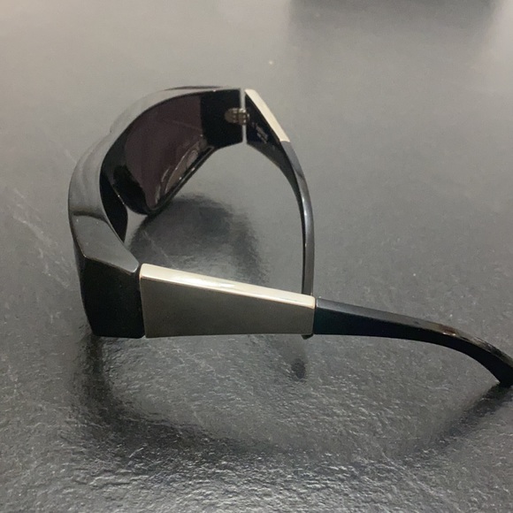 Gianni Versace men’s sunglasses (NEW WITH CASE) - Picture 2 of 4